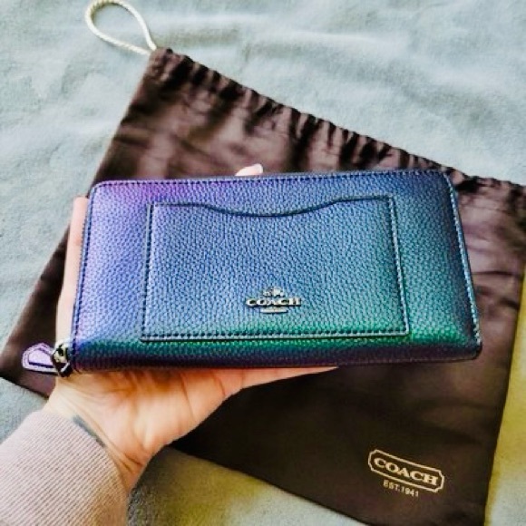 ULTRA RARE UNICORN Coach Hologram Petrol Zip Accordion Oil Slick Wallet Purple - Picture 1 of 16